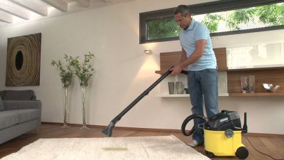 Tepovanie koberca s tepovačom Kärcher SE 5.100-53.jpg - 2